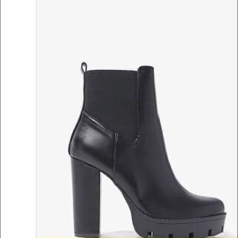 COPY - Black chunky boot